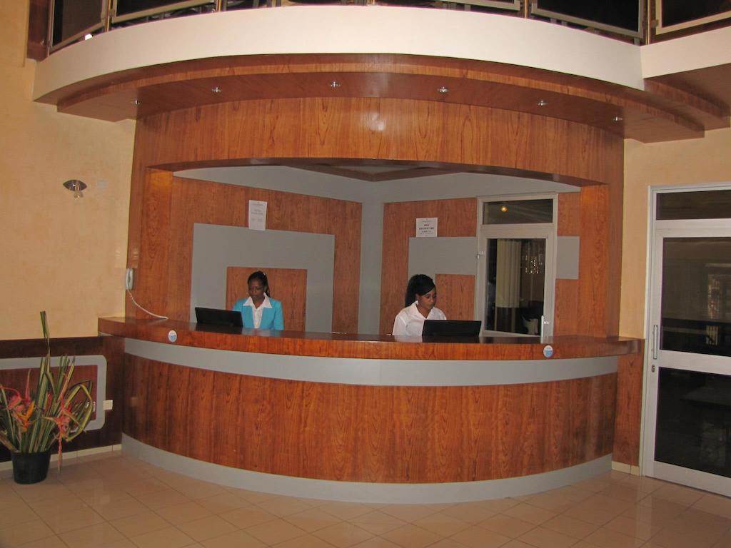 Afrique Hotel Douala Airport Bagian luar foto